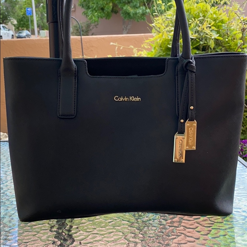 CALVIN KLEIN BLACK HANDBAG